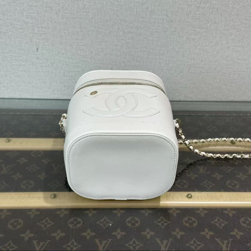 ✨CHANEL 白金雙C手提斜背化妝包 14.5*16*12 99新 配件塵袋-4