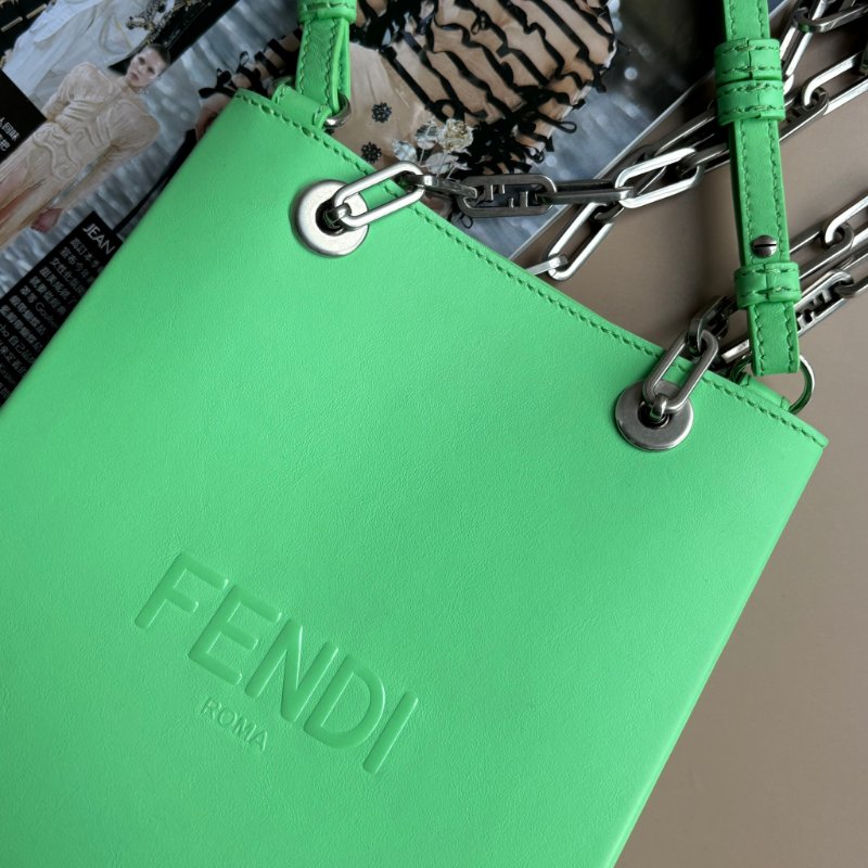 ::FENDI:: Fendi Pack ROMA 浮雕字樣綠色銀鏈手提 斜背包 Tote Bag 托特包-2