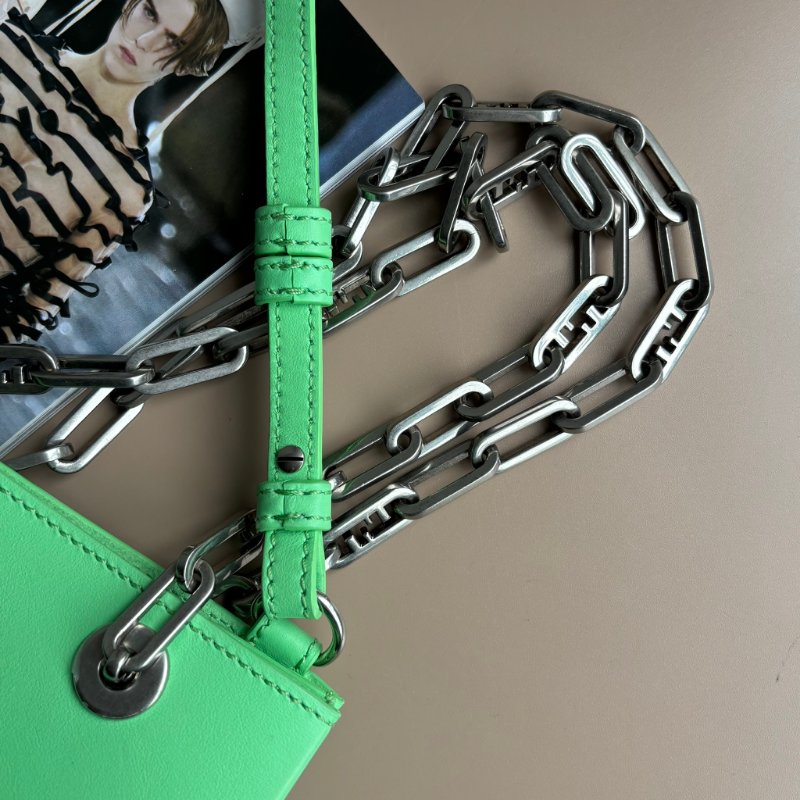 ::FENDI:: Fendi Pack ROMA 浮雕字樣綠色銀鏈手提 斜背包 Tote Bag 托特包-3