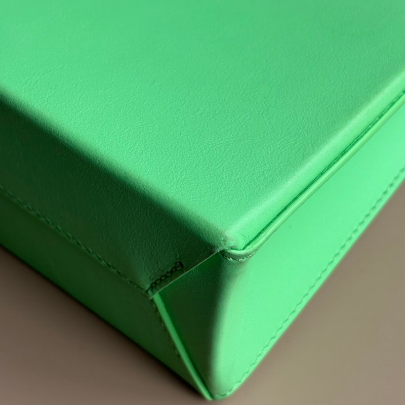 ::FENDI:: Fendi Pack ROMA 浮雕字樣綠色銀鏈手提 斜背包 Tote Bag 托特包-6