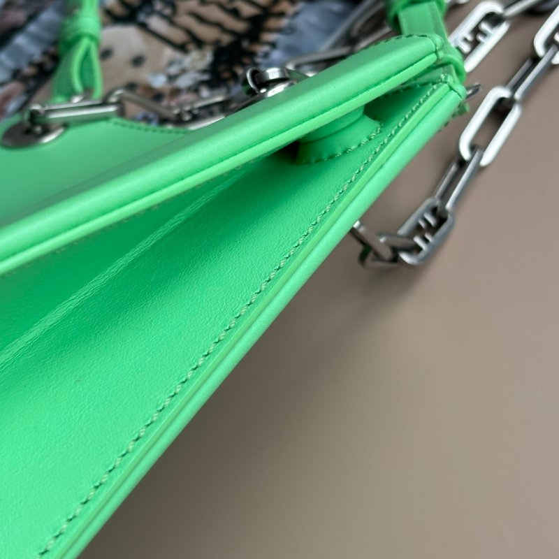 ::FENDI:: Fendi Pack ROMA 浮雕字樣綠色銀鏈手提 斜背包 Tote Bag 托特包-7