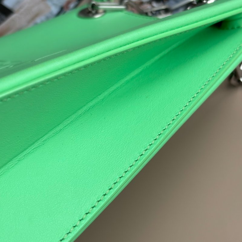 ::FENDI:: Fendi Pack ROMA 浮雕字樣綠色銀鏈手提 斜背包 Tote Bag 托特包-8