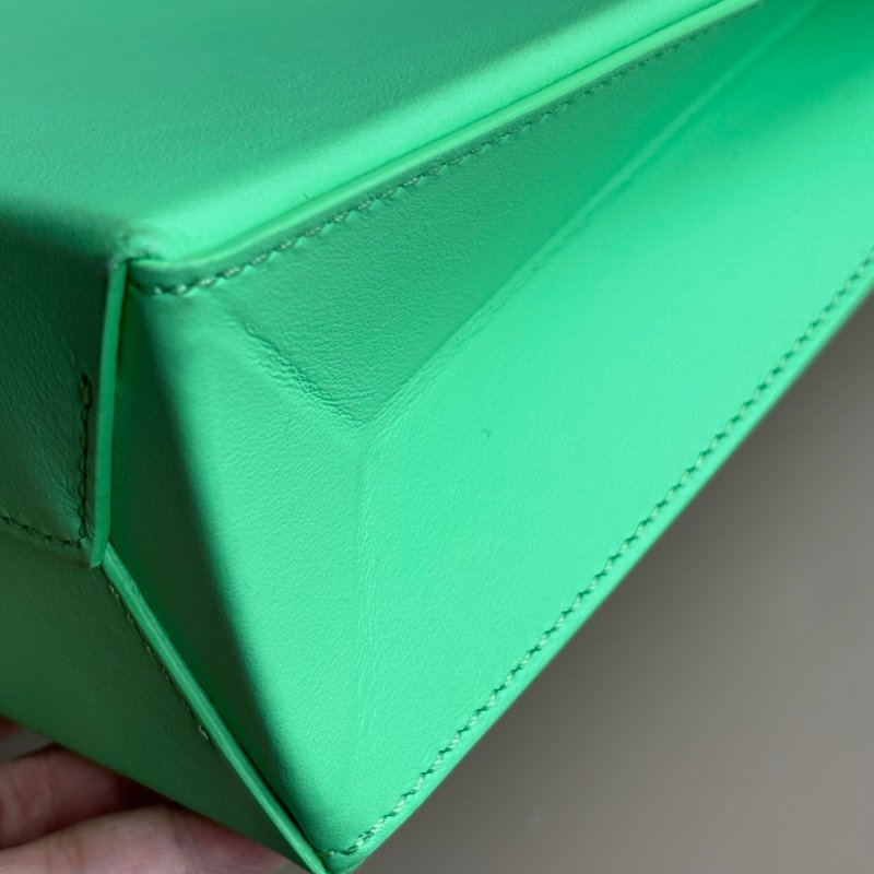 ::FENDI:: Fendi Pack ROMA 浮雕字樣綠色銀鏈手提 斜背包 Tote Bag 托特包-9