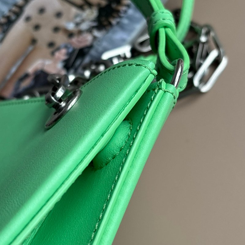 ::FENDI:: Fendi Pack ROMA 浮雕字樣綠色銀鏈手提 斜背包 Tote Bag 托特包-13