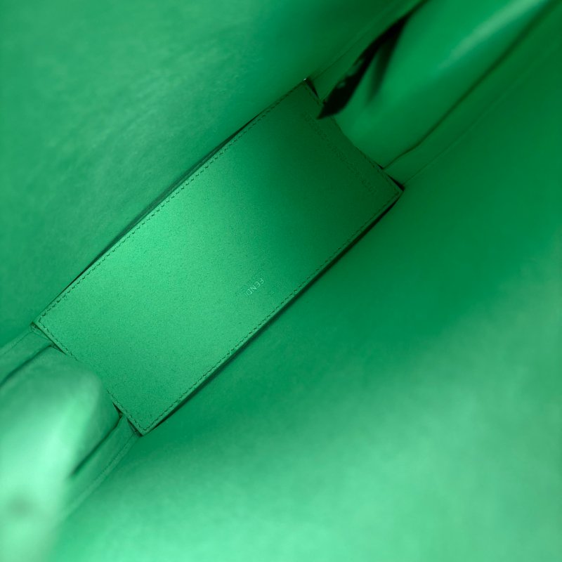 ::FENDI:: Fendi Pack ROMA 浮雕字樣綠色銀鏈手提 斜背包 Tote Bag 托特包-19