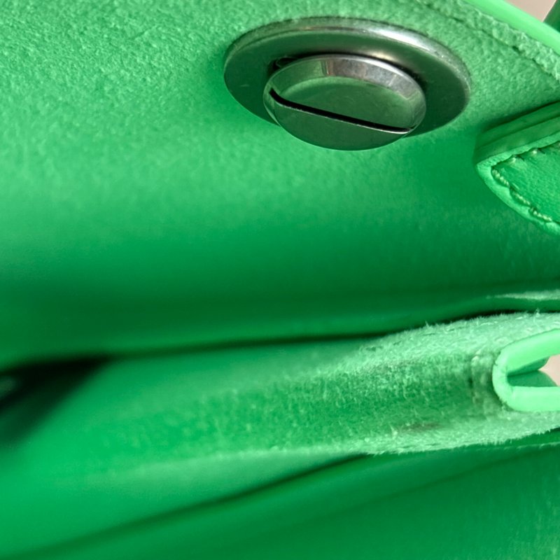 ::FENDI:: Fendi Pack ROMA 浮雕字樣綠色銀鏈手提 斜背包 Tote Bag 托特包-27