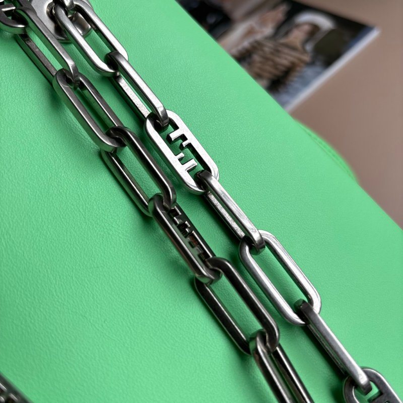 ::FENDI:: Fendi Pack ROMA 浮雕字樣綠色銀鏈手提 斜背包 Tote Bag 托特包-29