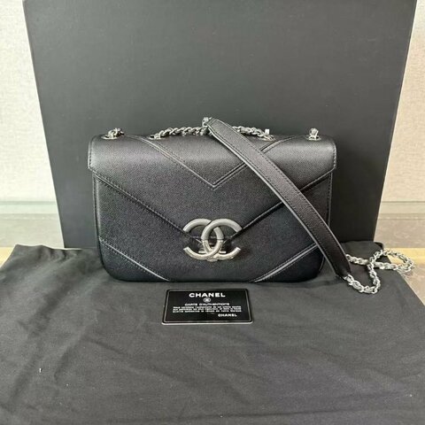✨chanel 古巴系列黑銀v紋斜背包 24*15*5.5 98新配件塵袋盒子保卡