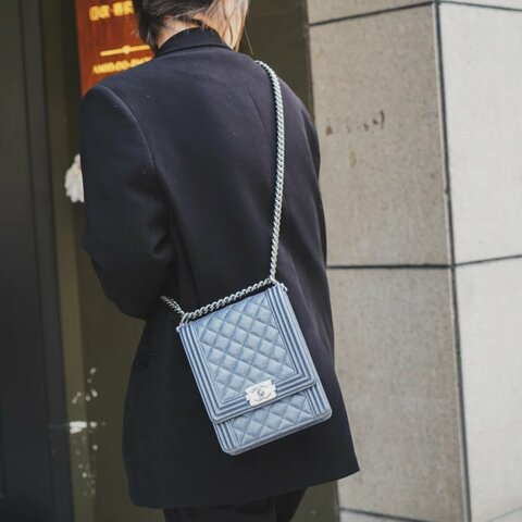 CHANEL珠光金扣leboy肩背斜背鏈條包 16*19*5 98新配件塵袋