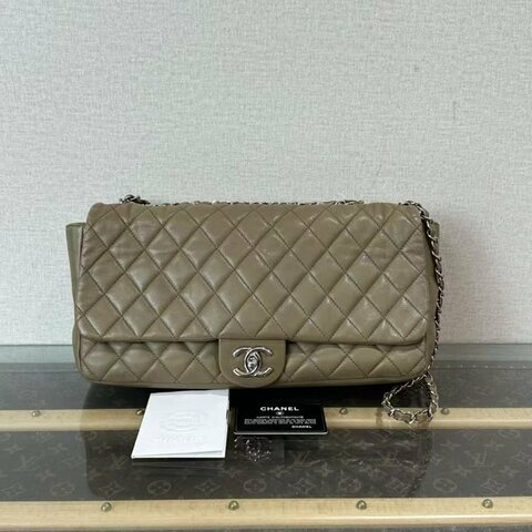 ✨CHANEL 銀扣菱格cf肩背斜背機場包33*22*8 98新配件保卡塵袋