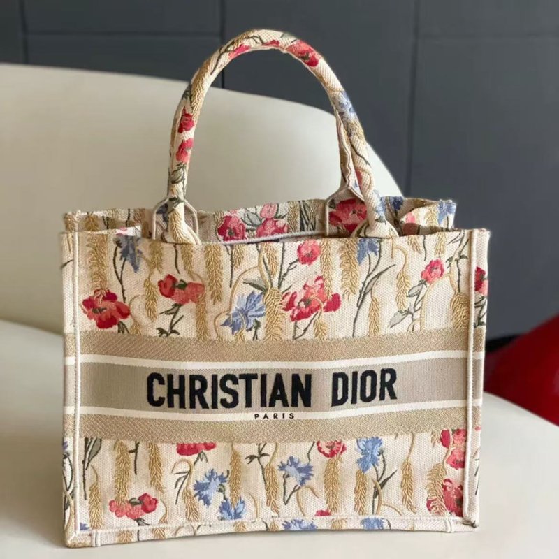 Dior tote 花卉新中號 98新 配件塵袋-0