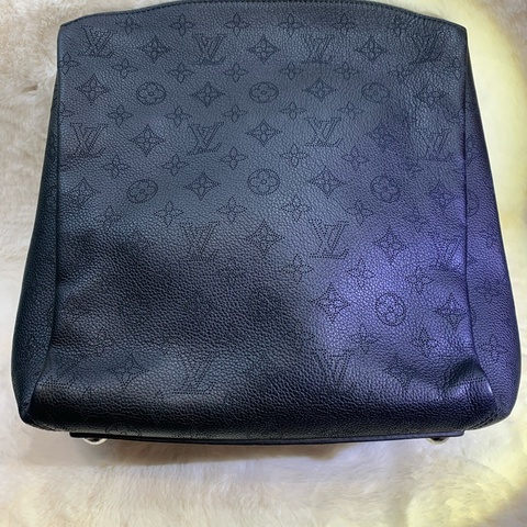 Louis Vuitton 路易十三 月光精靈 黑色斜孭袋XB 521