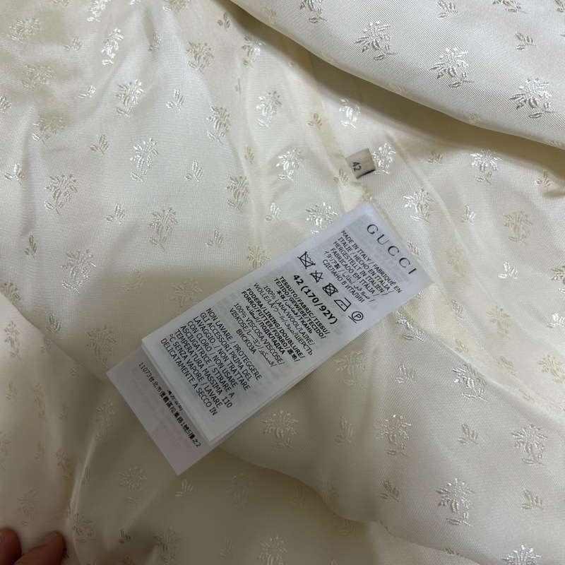 Gucci 奶油白大衣-4