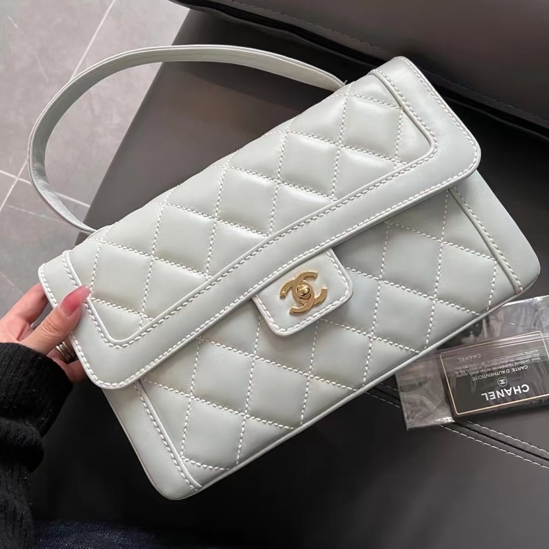 Chanel • 稀有外縫線寶寶藍金釦 Kelly Baby Blue-0