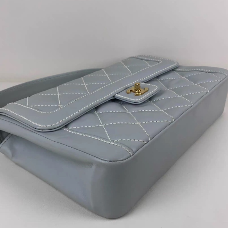 Chanel • 稀有外縫線寶寶藍金釦 Kelly Baby Blue-6