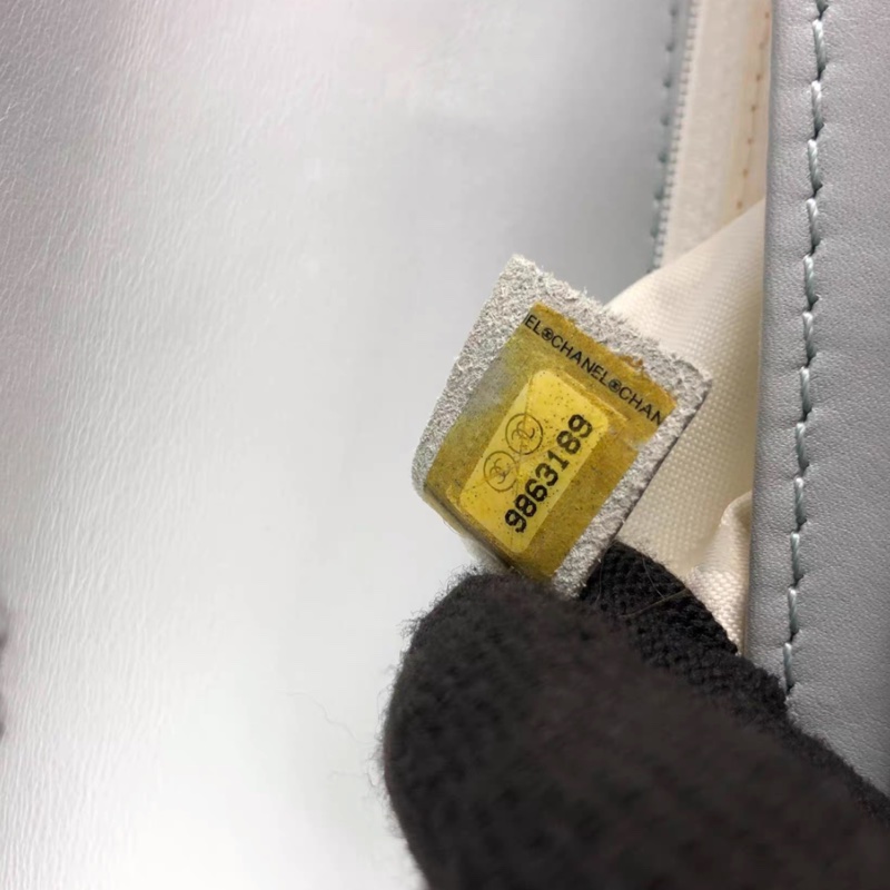 Chanel • 稀有外縫線寶寶藍金釦 Kelly Baby Blue-7