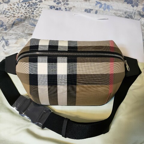 BURBERRY 男女適用胸包