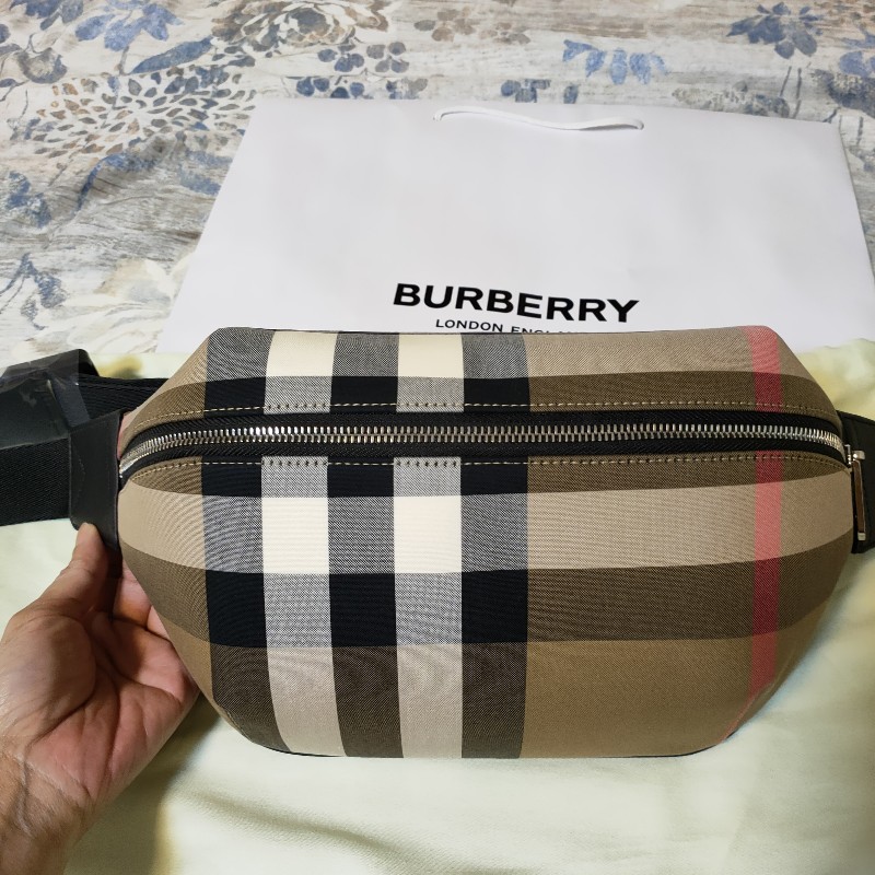 BURBERRY 男女適用胸包(不議價)-5