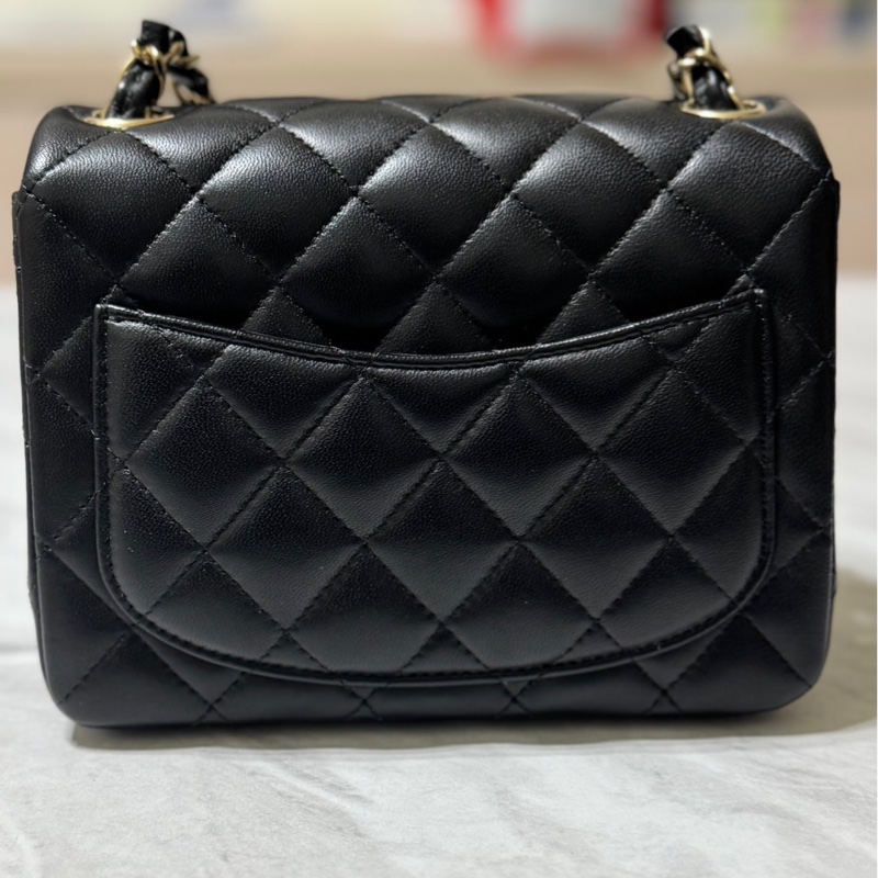 香奈兒台灣購證方胖近全新-1