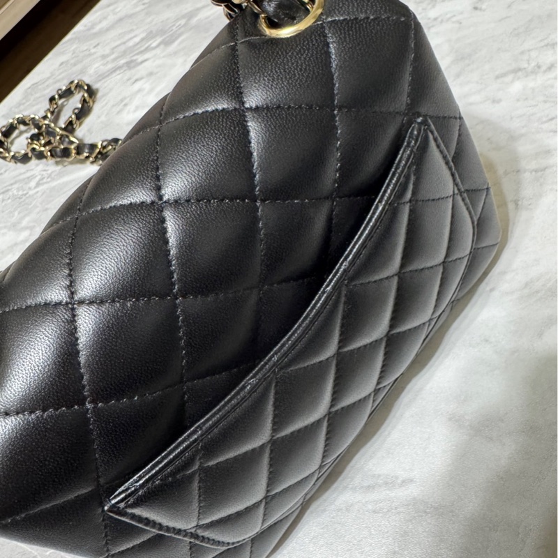 香奈兒台灣購證方胖近全新-2