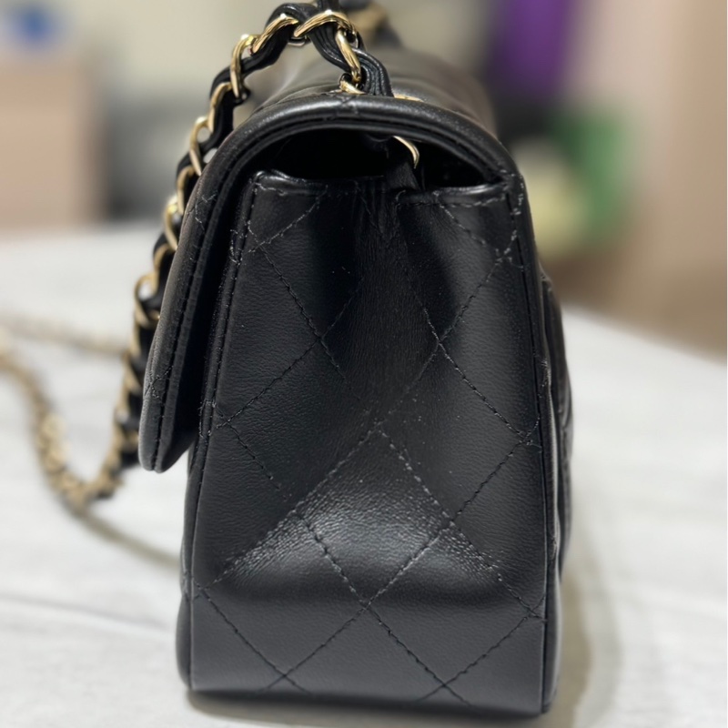 香奈兒台灣購證方胖近全新-3