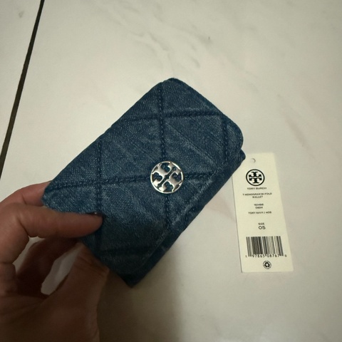 Tory Burch 季節款單寧卡包（可容納10張卡）我最低價