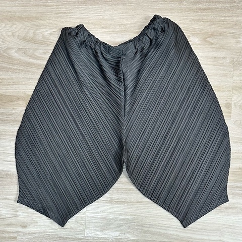 《美品》 Pleats Please Issey Miyake 縮腳五分造形褲 size:3
