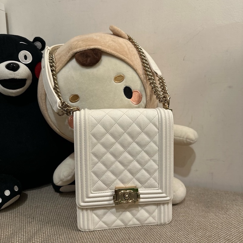Chanel 白色Boy全新（荔枝牛皮）-1