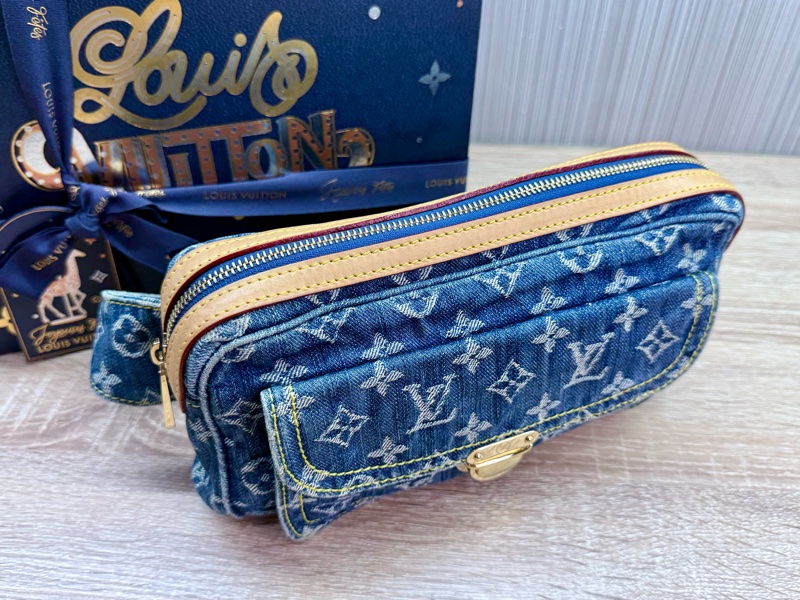 LV M95347 Denim Bum Bag稀有絕版丹寧牛仔胸包腰包-6