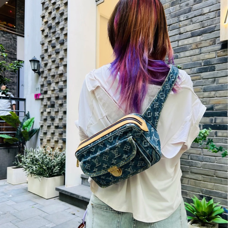 LV M95347 Denim Bum Bag稀有絕版丹寧牛仔胸包腰包-36