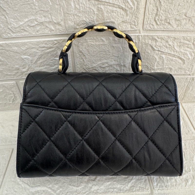 Chanel黑皮革金雙C提把logo鏈包-1