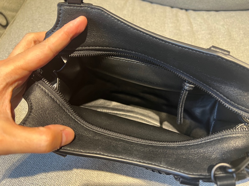 BALENCIAGA NEO City XS all black 牛皮手提/斜背機車包-4