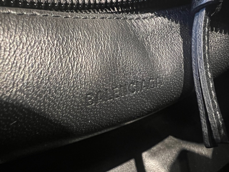 BALENCIAGA NEO City XS all black 牛皮手提/斜背機車包-8