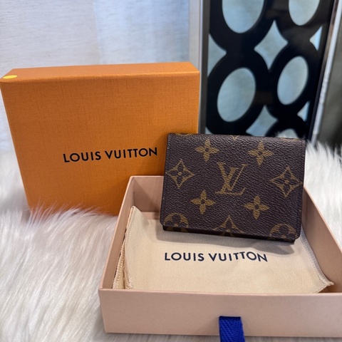 LV 老花釦式萬用卡包 晶片款 近全新