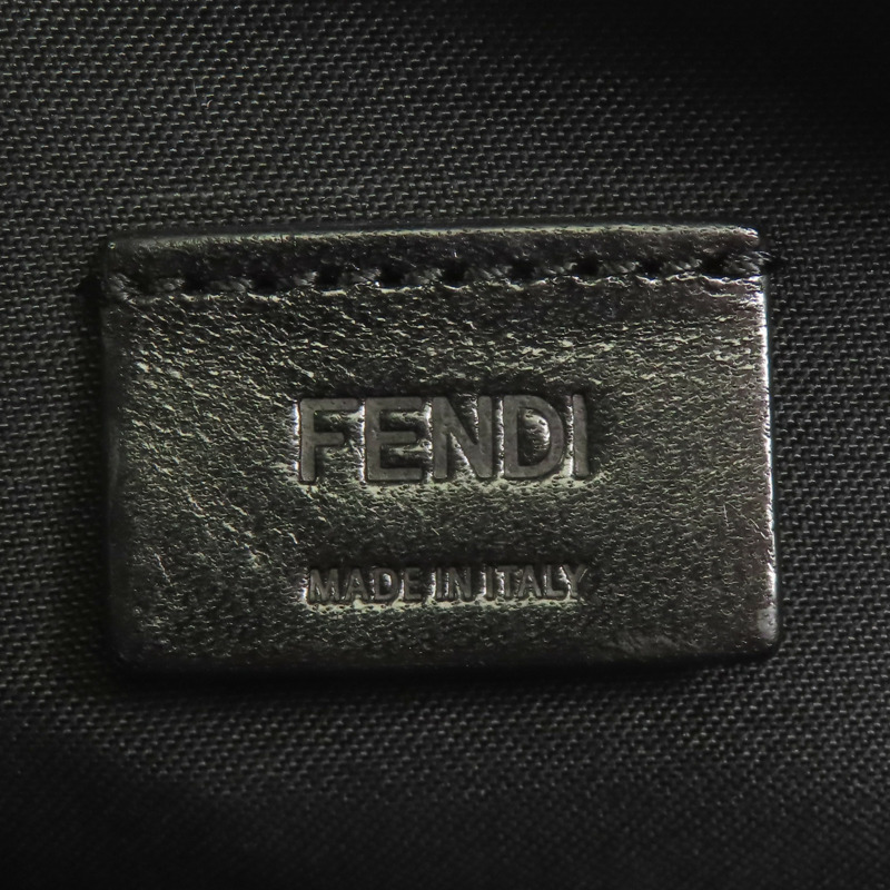 FENDI 牛皮皮革Pouch銀扣手拿包-5