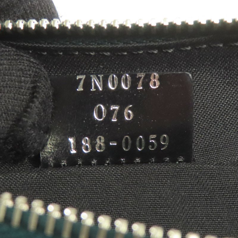 FENDI 牛皮皮革Pouch銀扣手拿包-6