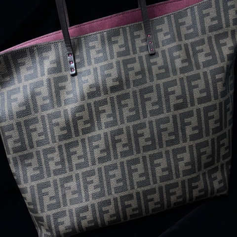 Fendi 經典拉鍊托特包