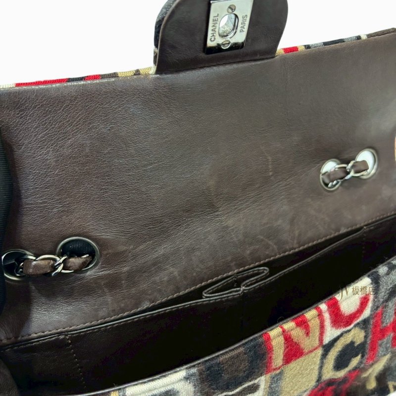 CHANEL 字母彩格羊毛針織銀釦口蓋包-6