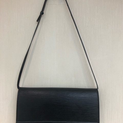 Louis Vuitton 路易威登黑色EPI 手拎袋 XA456