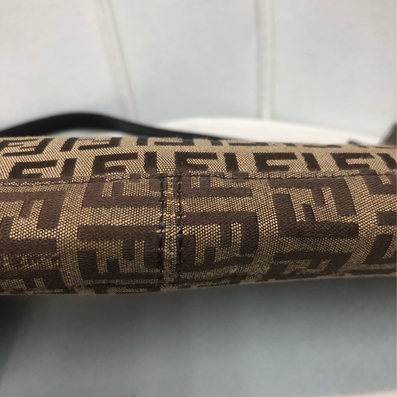 FENDI 全布老花 奶茶色 麻雀袋 XA491-15