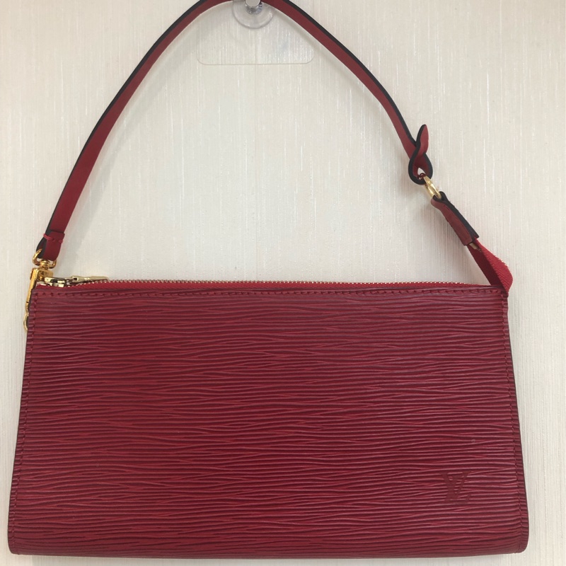 Louis Vuitton EPI 紅色 麻雀袋 金扣 XA603-0