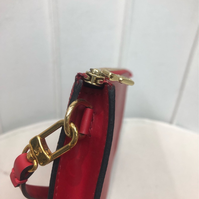 Louis Vuitton EPI 紅色 麻雀袋 金扣 XA603-22