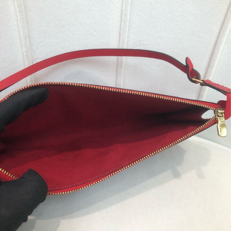 Louis Vuitton EPI 紅色 麻雀袋 金扣 XA603-34