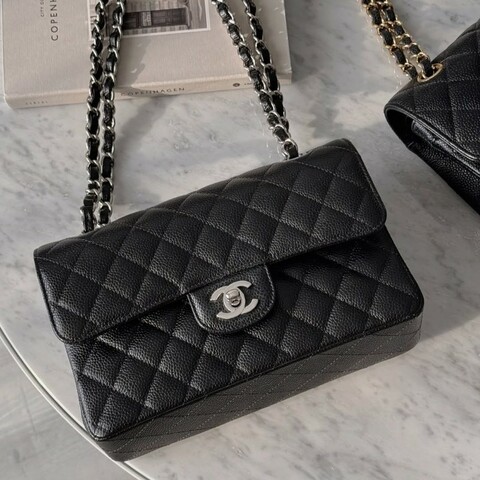 要漲價了！✨經典不敗✨
Chanel Classic Flap CF 23 黑銀 荔枝皮