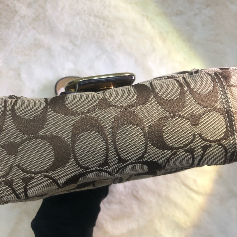 Coach 老花布面金色腋下包 XA490-15