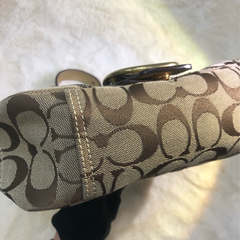 Coach 老花布面金色腋下包 XA490-16