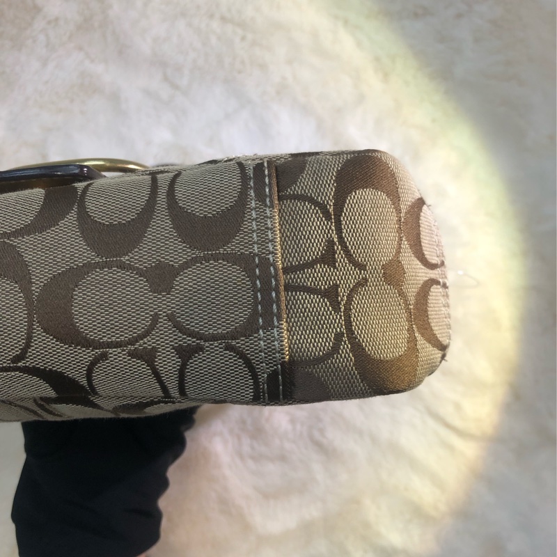 Coach 老花布面金色腋下包 XA490-17