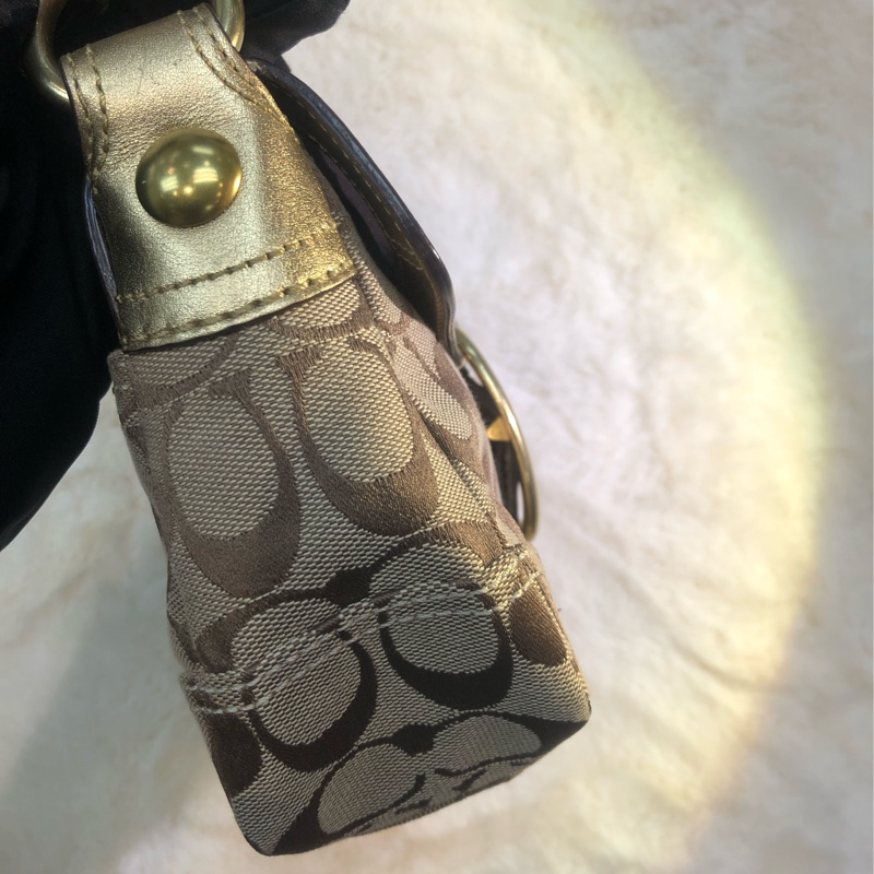 Coach 老花布面金色腋下包 XA490-39