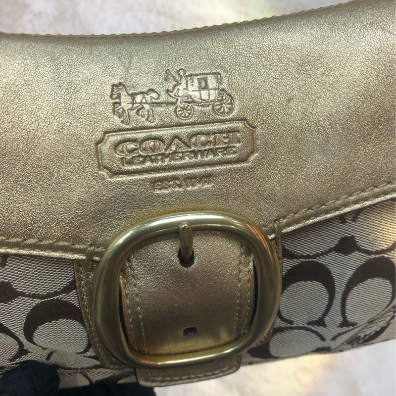 Coach 老花布面金色腋下包 XA490-40