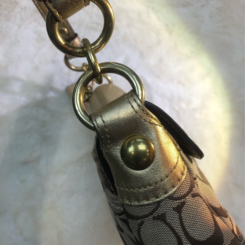 Coach 老花布面金色腋下包 XA490-56